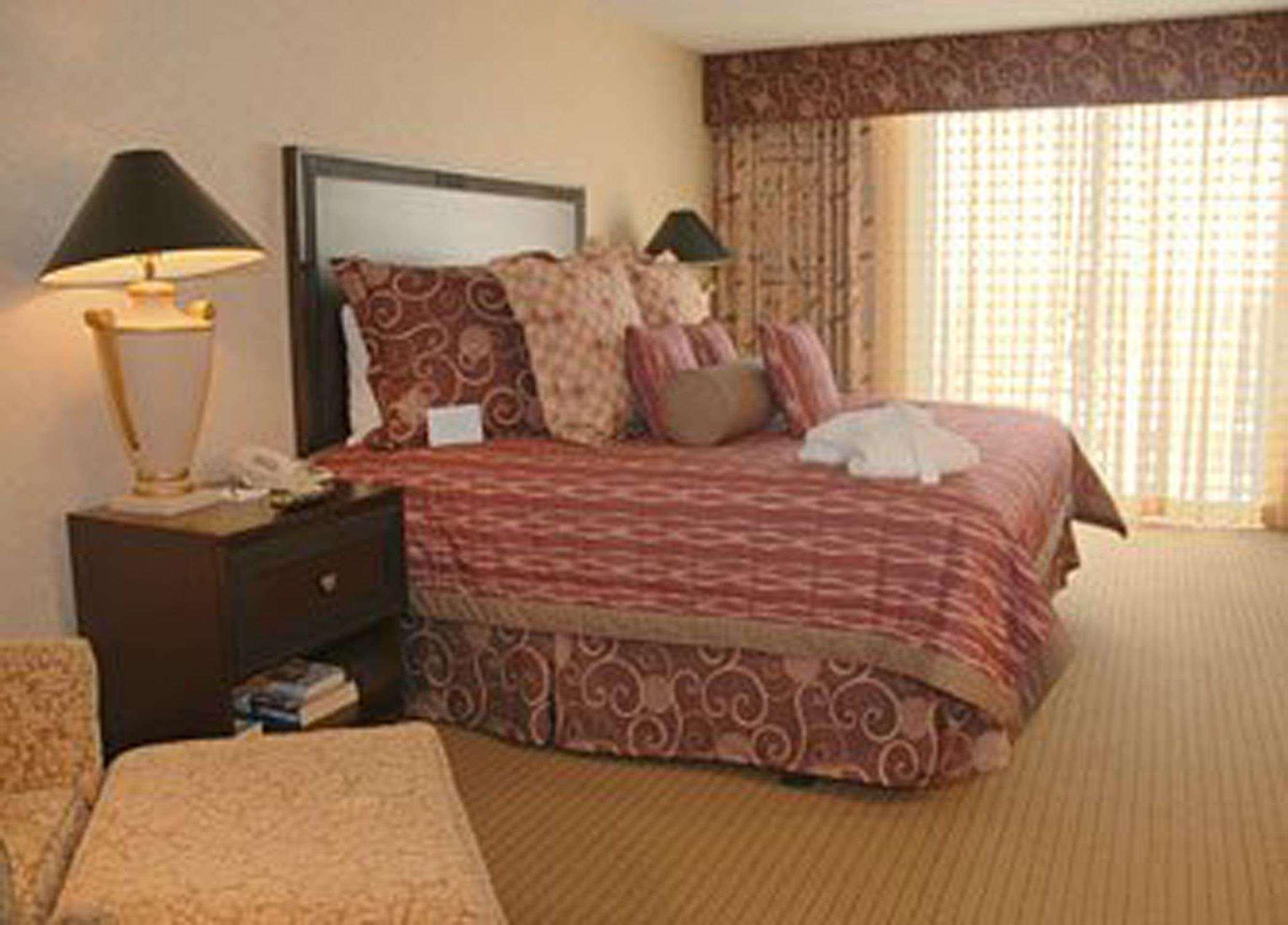 Embassy Suites By Hilton Kansas City Plaza Room photo